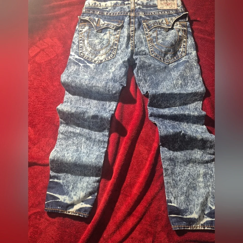 True Religion Geno relaxed slim-fit jeans in an acid wash finish